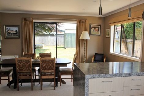 Photo of property in 8a Allan Street, Dannevirke, 4930