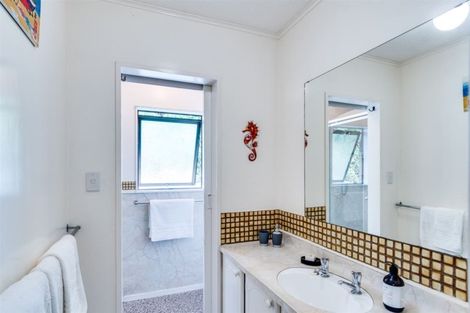 Photo of property in 211 Whirinaki Road, Eskdale, Napier, 4182