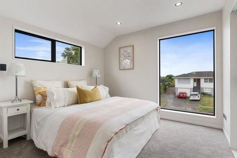 Photo of property in 121c Reeves Road, Pakuranga Heights, Auckland, 2010