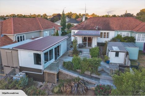 Photo of property in 38 Jellicoe Drive, Hamilton East, Hamilton, 3216