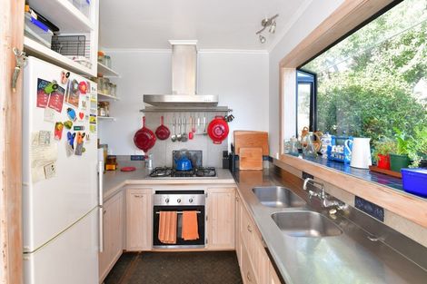 Photo of property in 17a Scott Road, Stanmore Bay, Whangaparaoa, 0932
