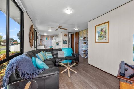 Photo of property in 5 Longstead Avenue, Papamoa Beach, Papamoa, 3118