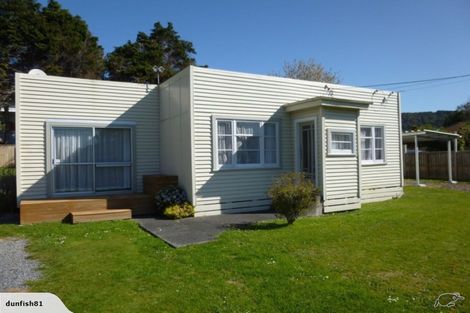 Photo of property in 3 Rowe Parade, Wainuiomata, Lower Hutt, 5014