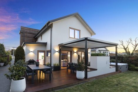 Photo of property in 18 College Avenue, Strowan, Christchurch, 8052