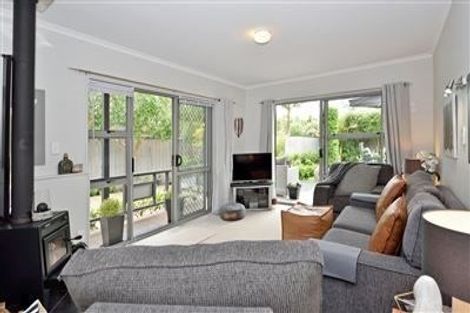 Photo of property in 3b Lillian Place, Orewa, 0931