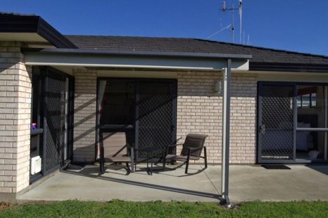 Photo of property in 43 Bowen Street, Levin, 5510