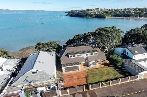 Photo of property in 74 Queen Street, Northcote Point, Auckland, 0627