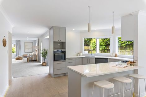 Photo of property in 13 Runanga Grove, Waikanae, 5036