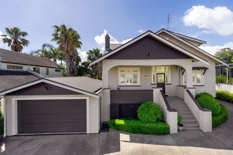 Photo of property in 2 Bayview Road, Hauraki, Auckland, 0622