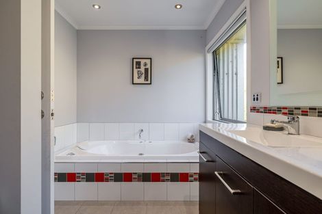 Photo of property in 191 Ngahere Park Road, Turitea, Palmerston North, 4472