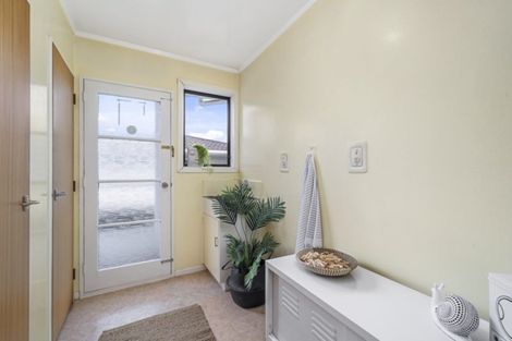 Photo of property in 102 Taylor Terrace, Tawa, Wellington, 5028