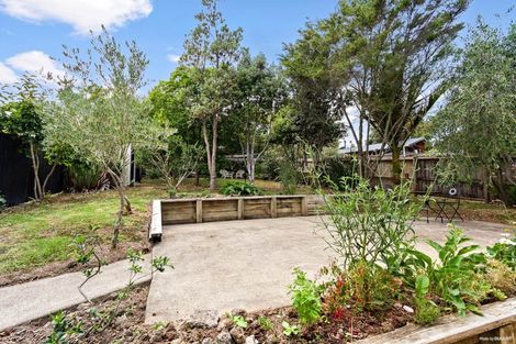 Photo of property in 79 Kaurilands Road, Titirangi, Auckland, 0604