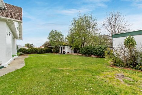 Photo of property in 17 Rhodes Street, Waimate, 7924
