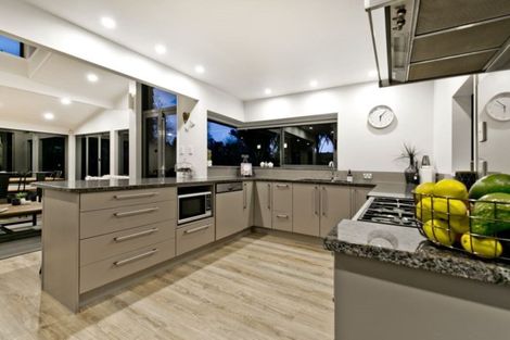 Photo of property in 6 Birchwood Grove, Greenhithe, Auckland, 0632