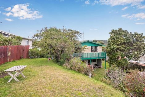 Photo of property in 5 Mahoe Street, Otaki Beach, Otaki, 5512