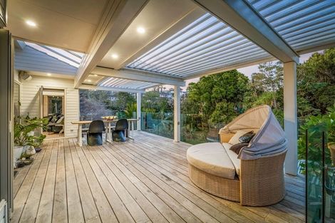 Photo of property in 9 Sandown Road, Rothesay Bay, Auckland, 0630