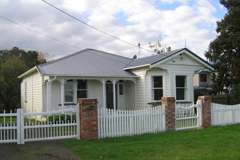 Photo of property in 18 Lookout Drive, Laingholm, Auckland, 0604