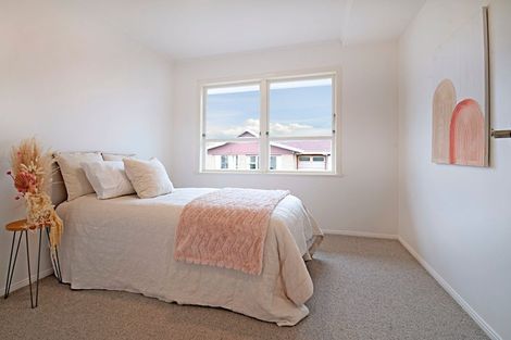 Photo of property in 42 Ray Small Drive, Pahurehure, Papakura, 2113