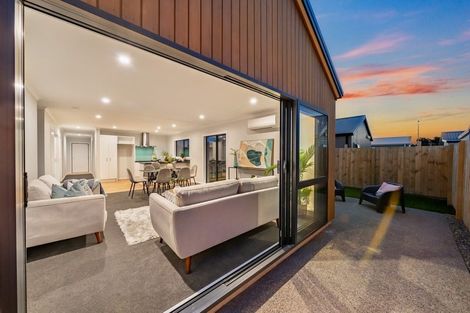 Photo of property in 12 Rotoiti Place, Paraparaumu, 5032