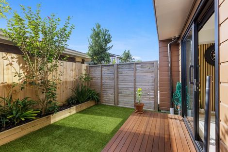 Photo of property in 2/35 Centreway Road, Orewa, 0931