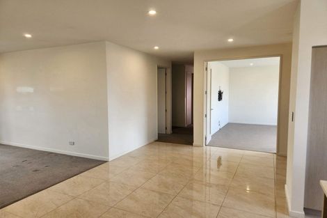 Photo of property in 8 Little Gem Road, Hornby, Christchurch, 8025