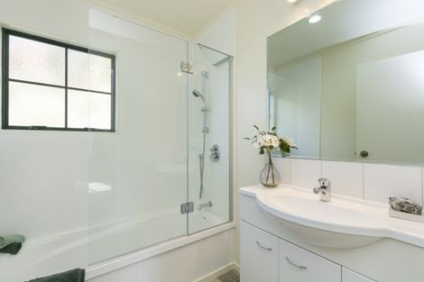 Photo of property in 5 Furlong Crescent, Churton Park, Wellington, 6037