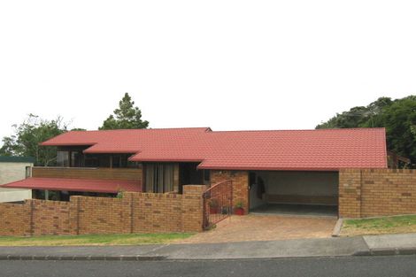 Photo of property in 3 Jacaranda Avenue, Beach Haven, Auckland, 0626