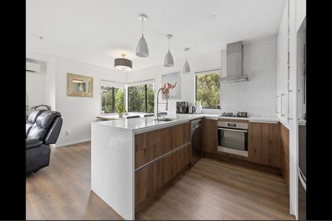 Photo of property in 16 Monkton Close, Greenhithe, Auckland, 0632