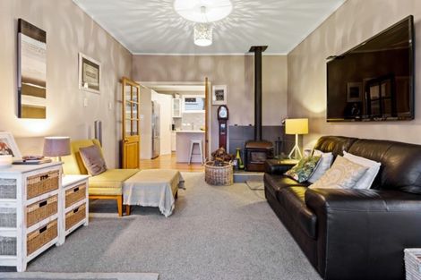 Photo of property in 29 Masterton Road, Rothesay Bay, Auckland, 0630