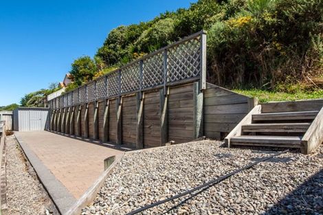 Photo of property in 27 Derry Hill, Churton Park, Wellington, 6037