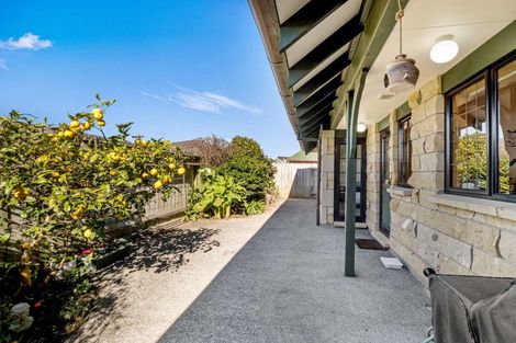 Photo of property in 43 Kilkenny Place, Fitzherbert, Palmerston North, 4410