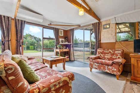 Photo of property in 97 Bays Road, Orere Point, Papakura, 2585