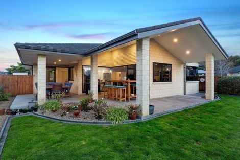 Photo of property in 32 Parkhaven Drive, Rosehill, Papakura, 2113