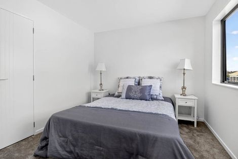 Photo of property in 7d Maroubra Place, Botany Downs, Auckland, 2010