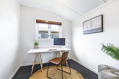 Photo of property in 100 Lemon Street, New Plymouth, 4312