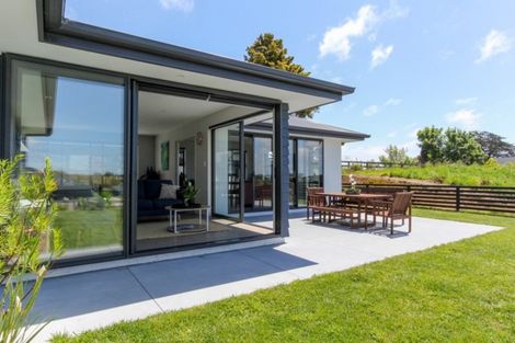 Photo of property in 2 Western Rise, Hurworth, New Plymouth, 4310