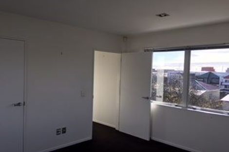 Photo of property in 4/6 Defoe Place, Waltham, Christchurch, 8023