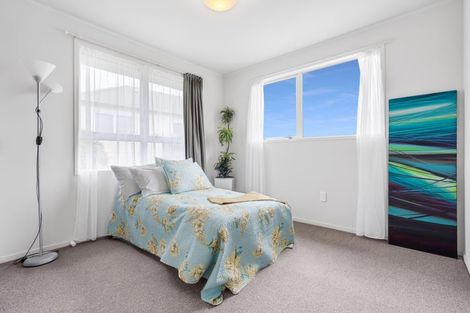 Photo of property in 6 Ancona Lane, Goodwood Heights, Auckland, 2105