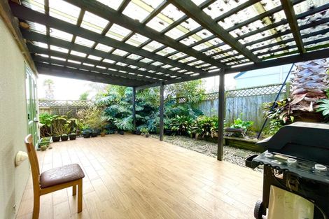Photo of property in 350a East Coast Road, Sunnynook, Auckland, 0630