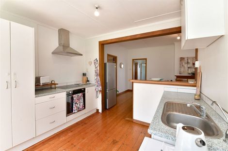 Photo of property in 36 Karaka Street, Helensville, 0800