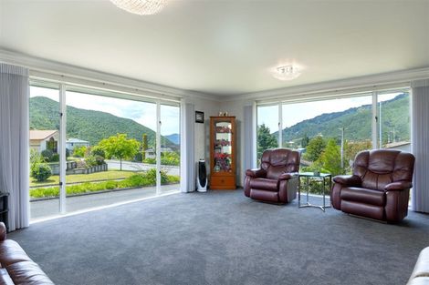 Photo of property in 8 Ranui Street, Waikawa, Picton, 7220