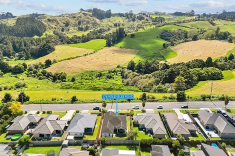 Photo of property in 176 Helenslee Road, Pokeno, 2472