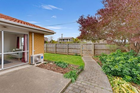 Photo of property in 2/2 Bentley Street, Russley, Christchurch, 8042