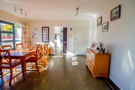 Photo of property in 2 Hughan Place, Carterton, 5713