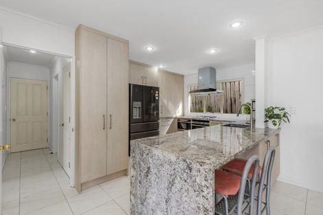 Photo of property in 3 Fairchild Avenue, Goodwood Heights, Auckland, 2105