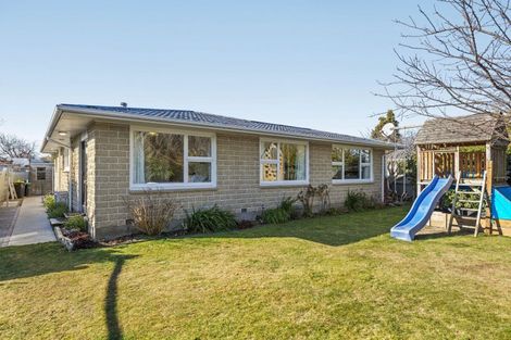 Photo of property in 11 Weston Place, Rangiora, 7400