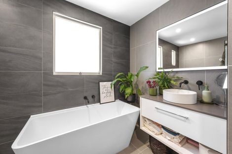 Photo of property in 28 Maple Street, Bishopdale, Christchurch, 8053