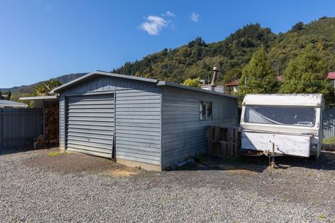 Photo of property in 49a Hampden Street, Picton, 7220