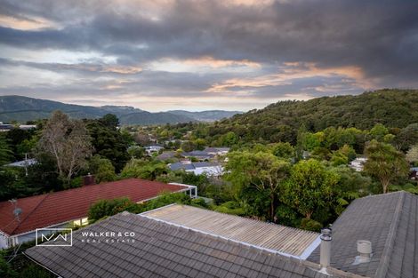 Photo of property in 28 Pinehaven Road, Pinehaven, Upper Hutt, 5019