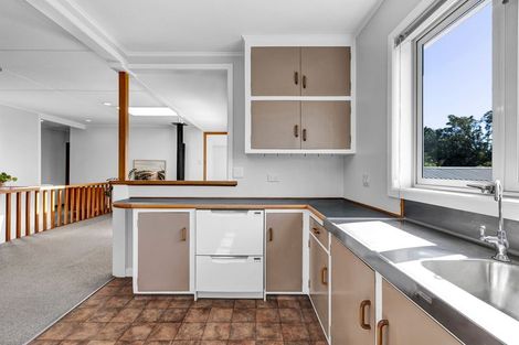 Photo of property in 10 York Crescent, Westown, New Plymouth, 4310